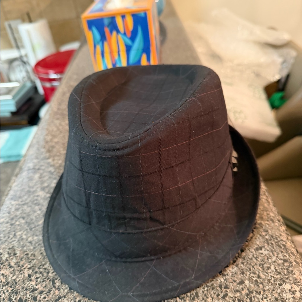 Stylish Black Fedora Hat - image 3